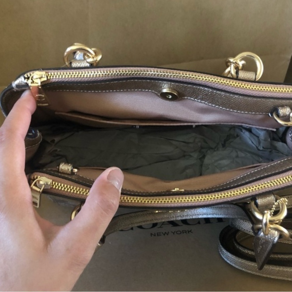 “👜 COACH Metallic Gold Signature Bag ✨ Luxury Chic & Classic Style 💫” - Picture 3 of 11